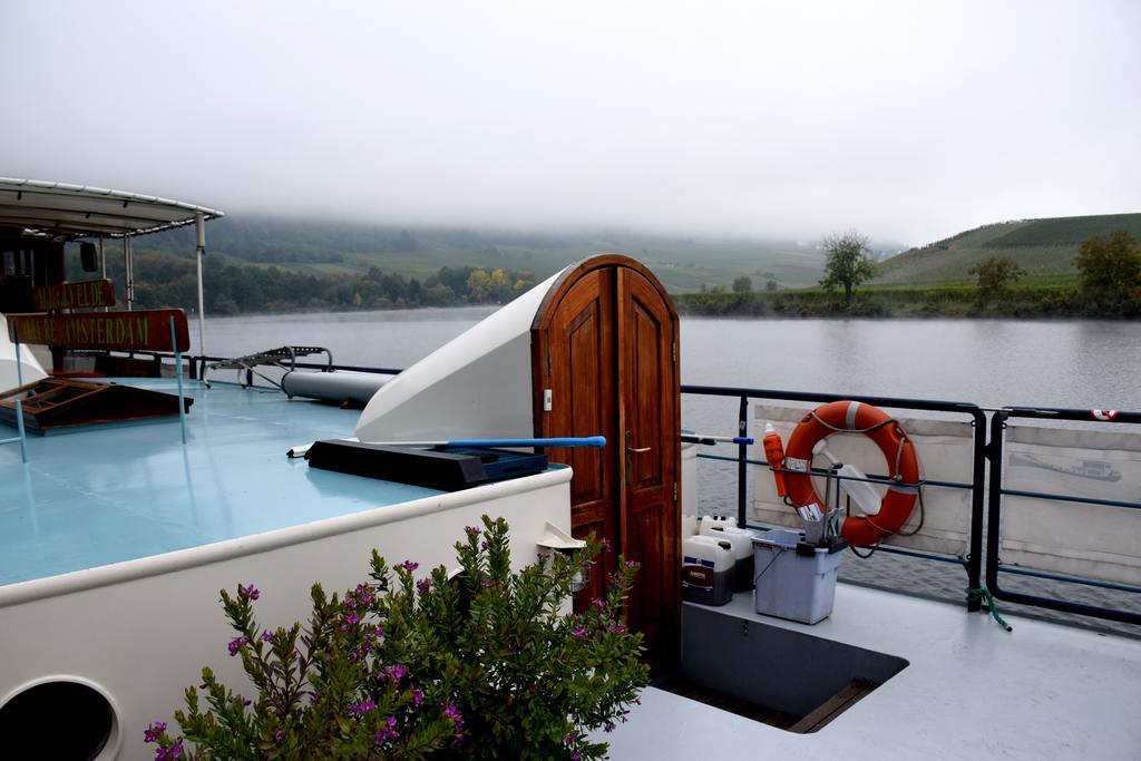 Hotelboat Allure Амстердам Экстерьер фото